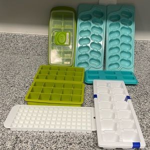 NWOT EUC ~ Variety of Sizes of Ice Trays and 1 Popsicle Holder Total of 8 trays